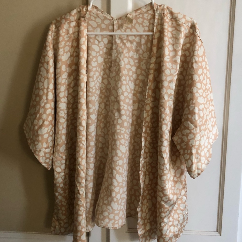 Pink cheetah kimono